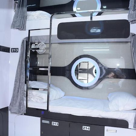 Ocean Dormitory Мумбаи Экстерьер фото