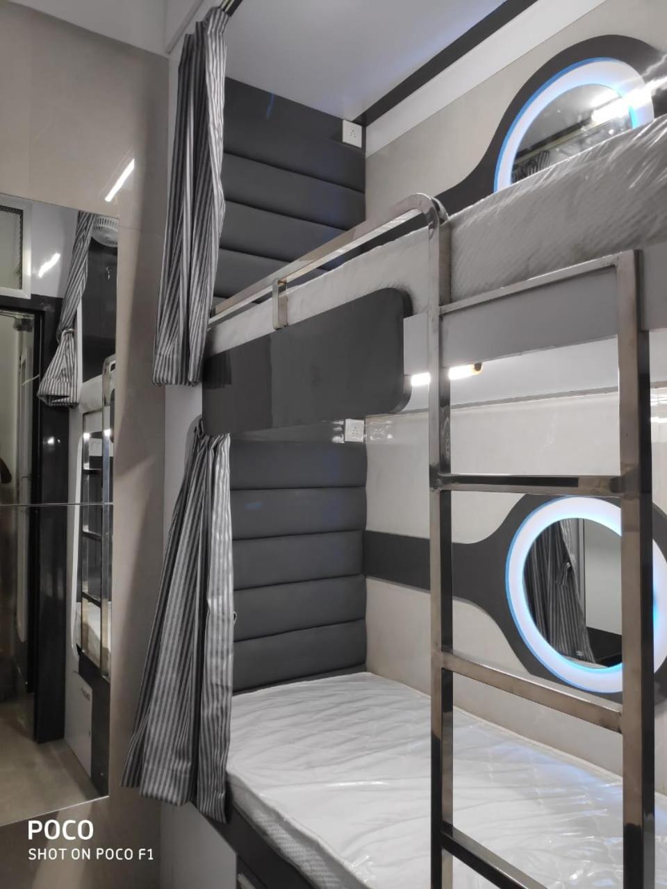Ocean Dormitory Мумбаи Экстерьер фото