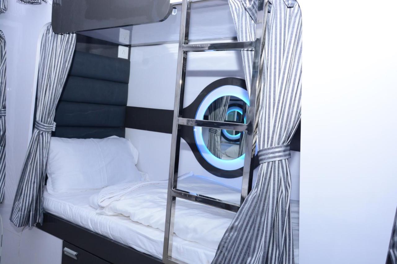 Ocean Dormitory Мумбаи Экстерьер фото