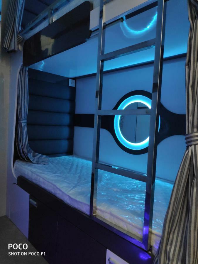 Ocean Dormitory Мумбаи Экстерьер фото